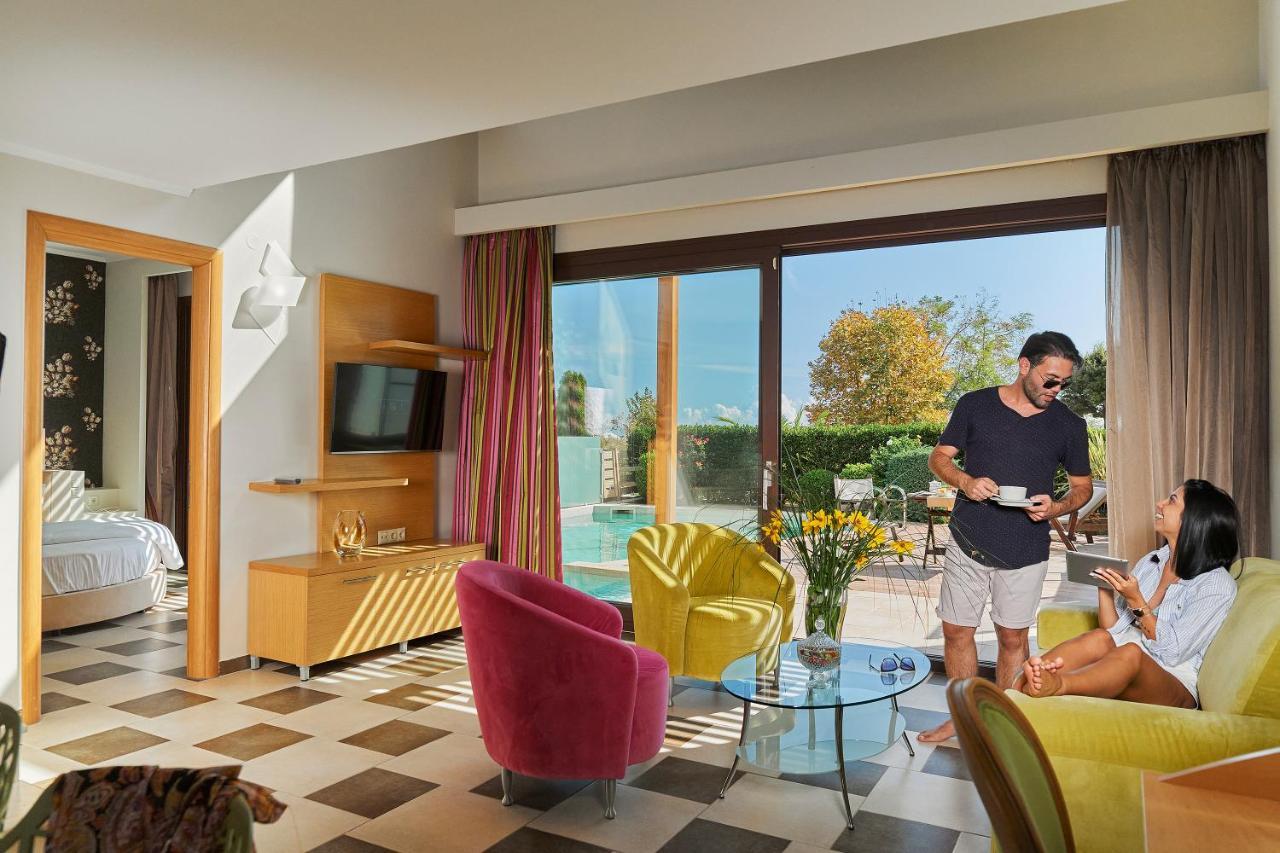 Alexandra Golden Boutique Hotel-Adults Only خْريسيا أموذيا المظهر الخارجي الصورة
