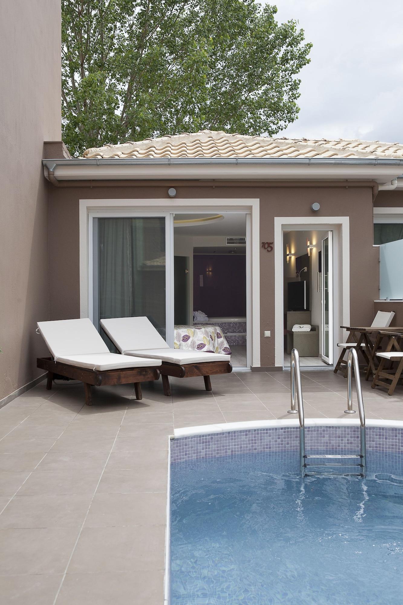 Alexandra Golden Boutique Hotel-Adults Only خْريسيا أموذيا المظهر الخارجي الصورة
