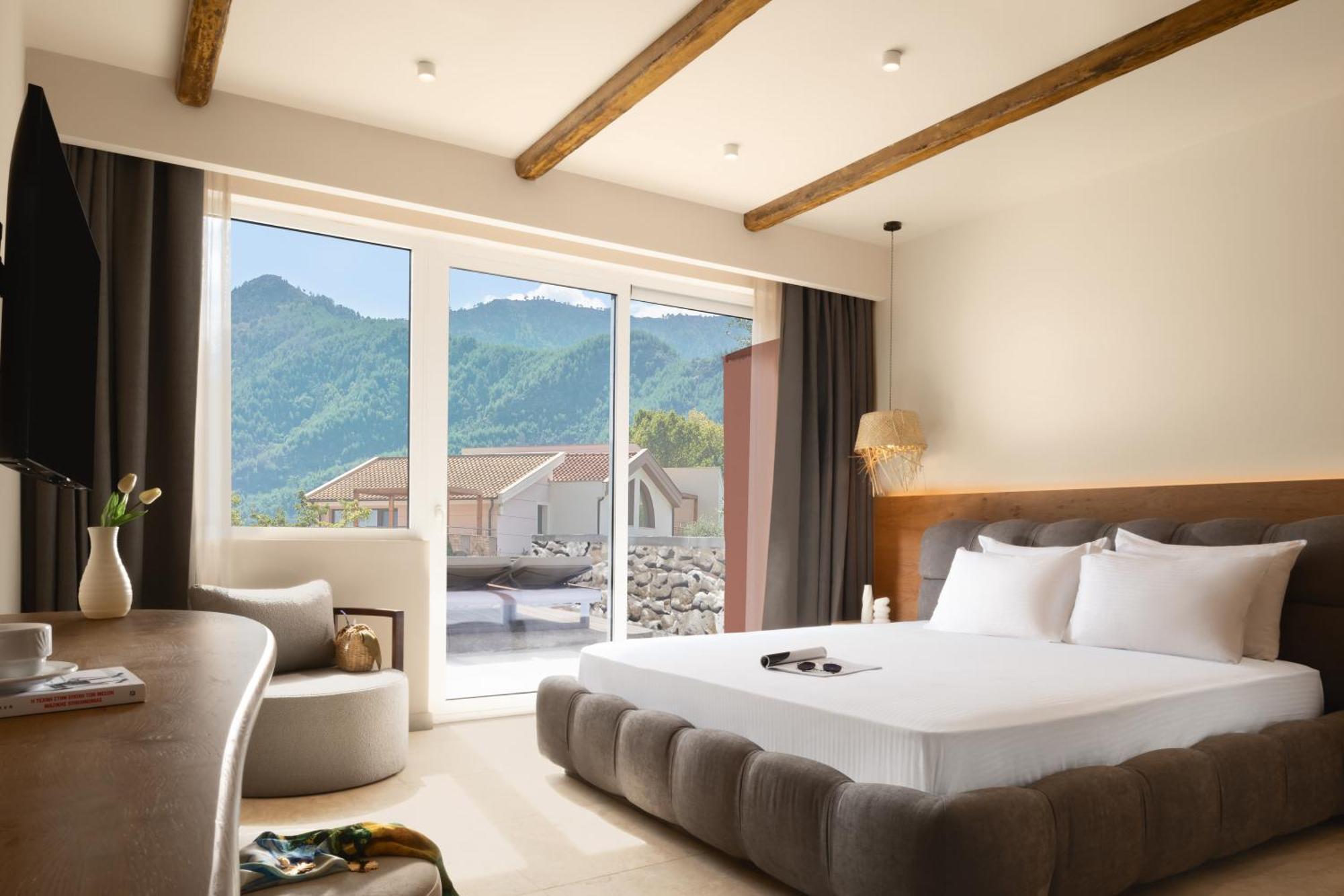 Alexandra Golden Boutique Hotel-Adults Only خْريسيا أموذيا المظهر الخارجي الصورة