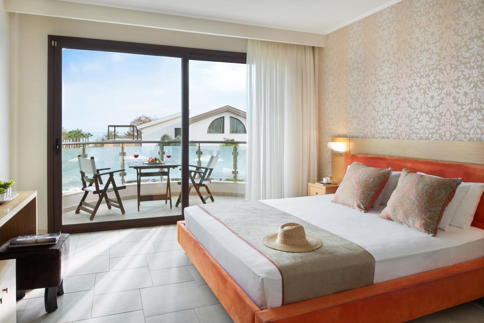 Alexandra Golden Boutique Hotel-Adults Only خْريسيا أموذيا المظهر الخارجي الصورة